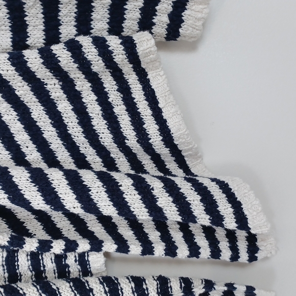 ✨3/$25✨Girls H&M Navy/White Striped Cardigan - M (8/10) - Picture 4 of 8